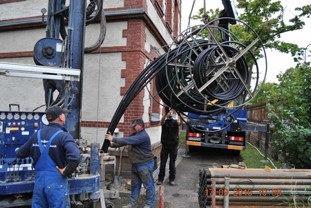 Die gedämmte Sonde konnte problemlos auf die Haspel aufgerollt und in gleicher Weise wie eine ungedämmte Sonde in die Bohrung eingebaut werden.